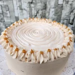 Torta de merengue lúcuma